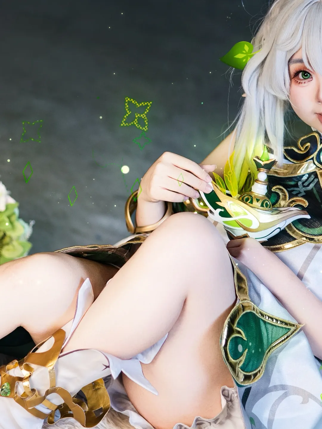 二次元摄影, 纳西妲cos, cosplay场照, 精灵耳假发, 白绿配色服饰 - 第3张