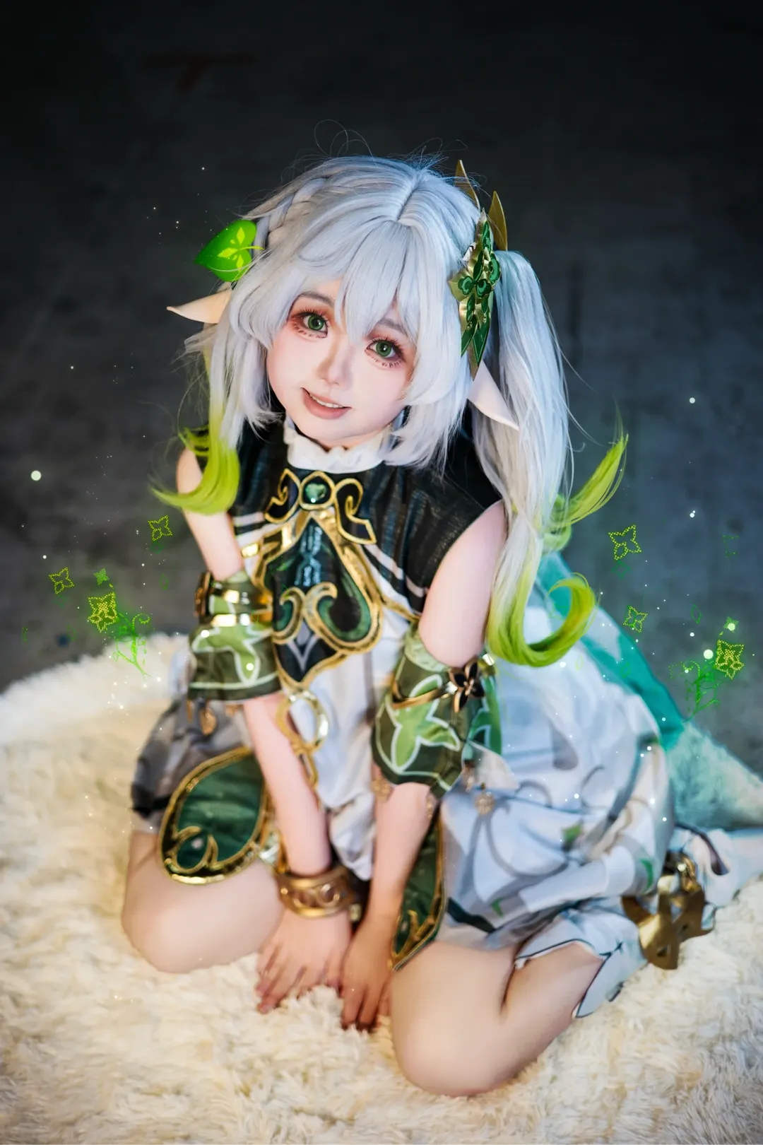 二次元摄影, 纳西妲cos, cosplay场照, 精灵耳假发, 白绿配色服饰 - 第6张
