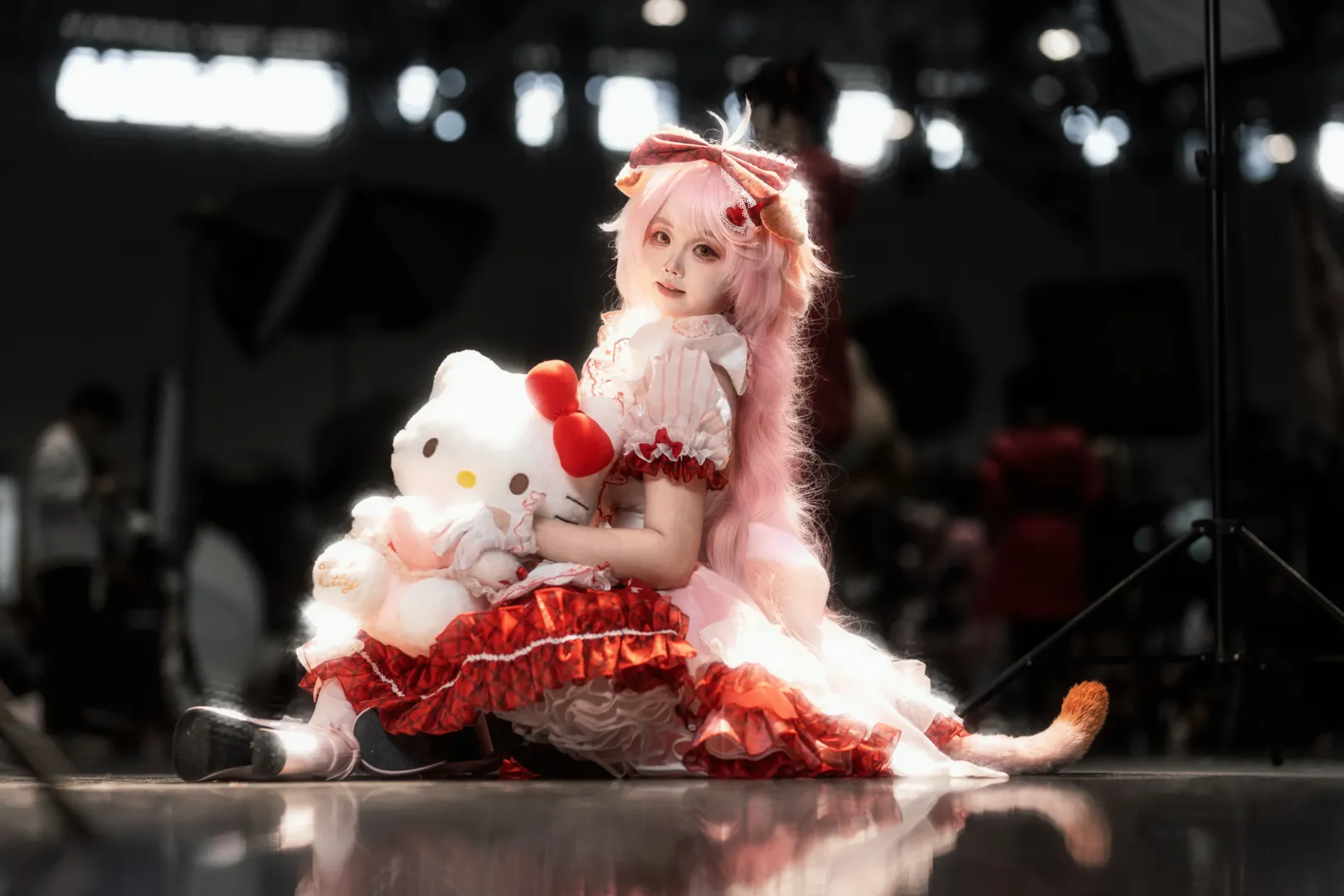 イベント写真, アークナイツ, ゴールデングロー コスプレ, サンリオコラボ, ピンク髪の可愛い女の子 - 3枚目