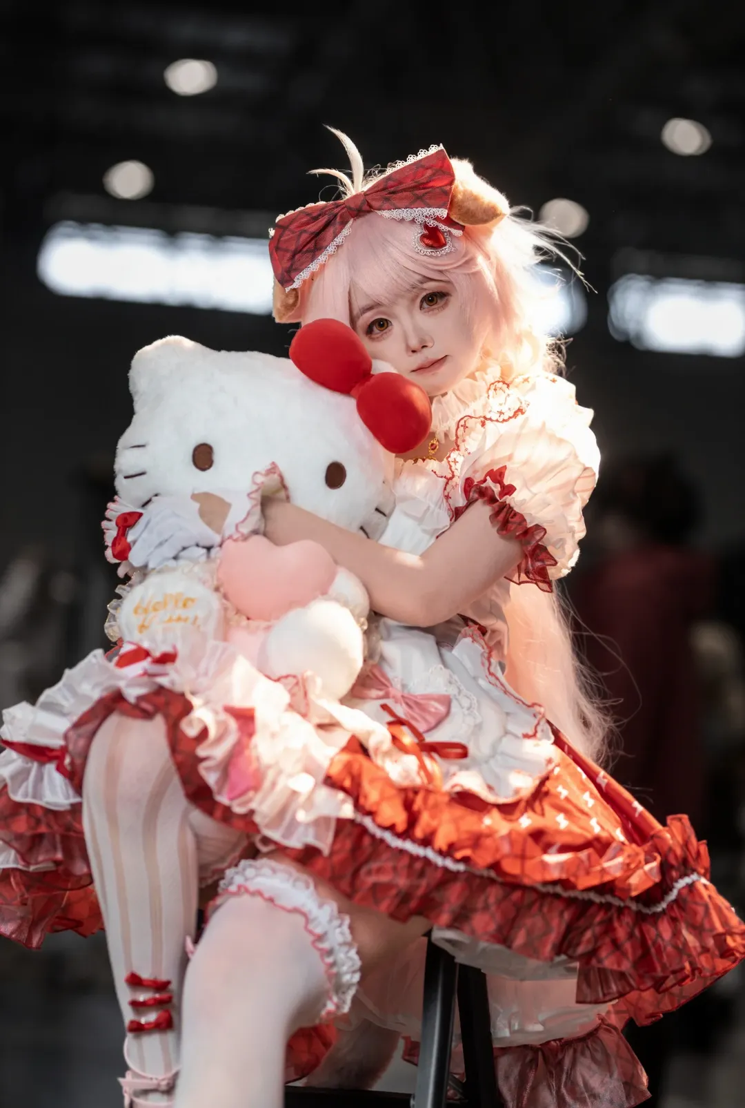 Convention photos, Arknights, Goldenglow cosplay, Sanrio collaboration, Pink-haired sweet girl
