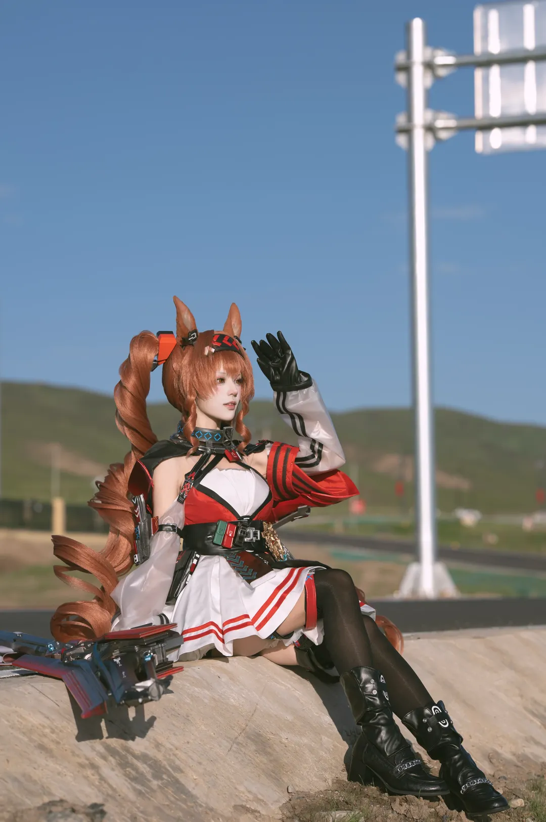 明日方舟, 漫展写真, 户外cos摄影, 予愿安洁莉娜cos, 风车取景 - 第2张