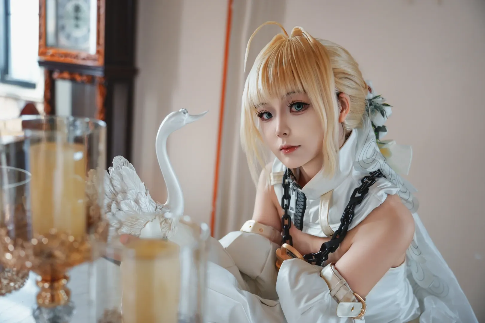 Fate/Grand Order, コスプレ撮影, ネロ・ブライド, ネロ・クラウディウスのコスプレ, レトロな室内写真 - 3枚目