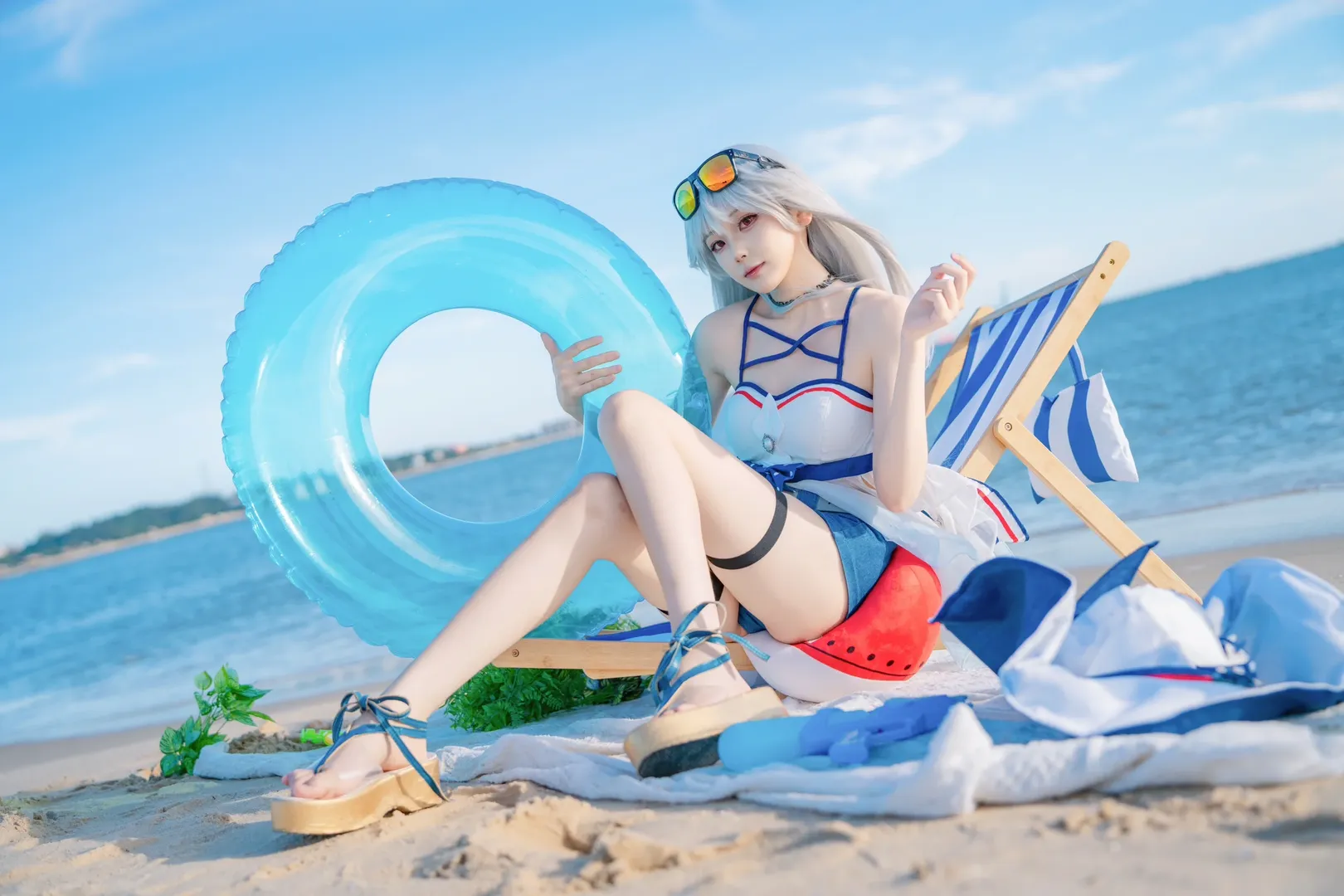二次元撮影, 水着コスプレ, アークナイツ, スカジ コスプレ, 砂浜ロケ - 2枚目