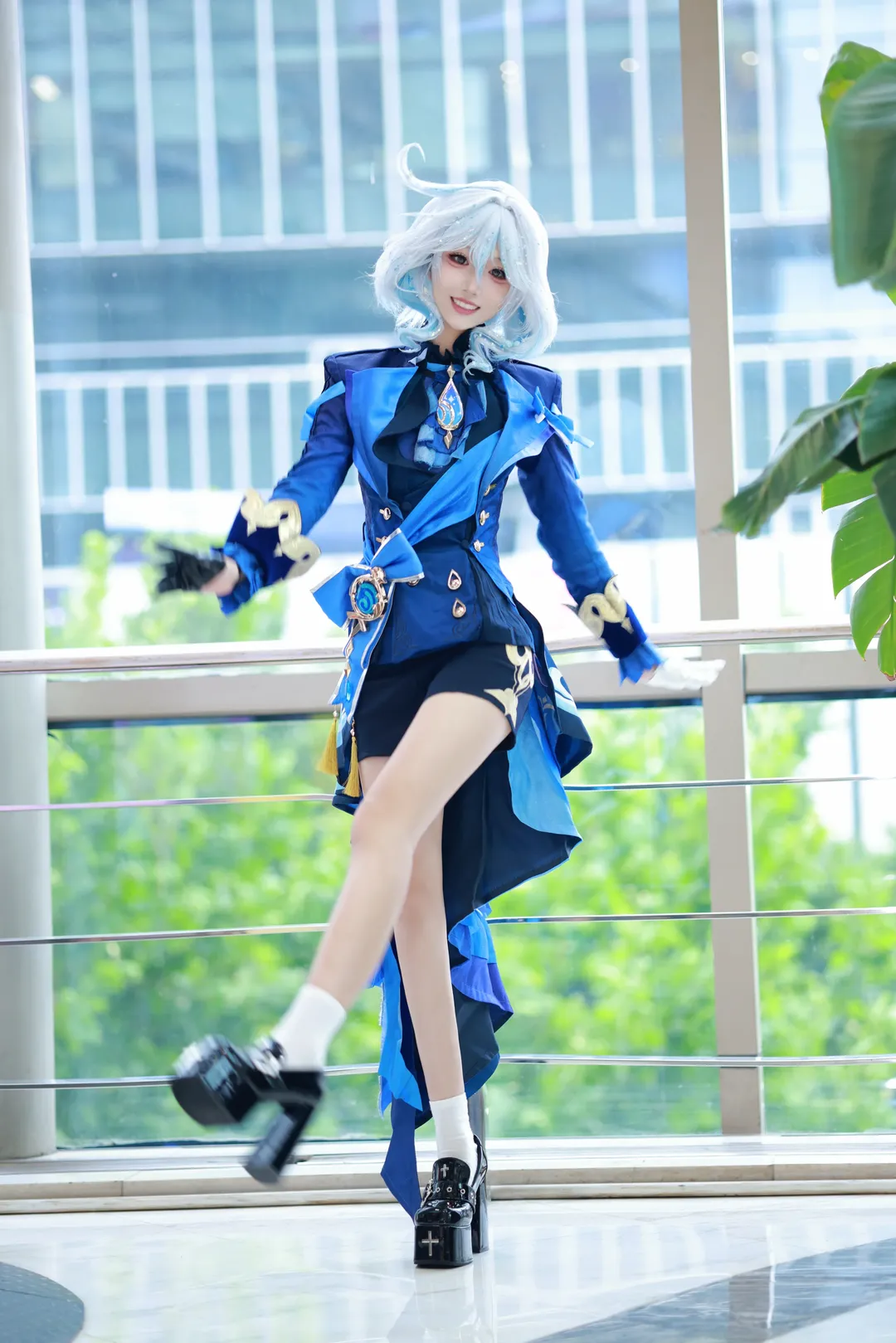 原神, 芙宁娜cos, 二次元cosplay, cosplay摄影, 蓝白西装 - 第1张