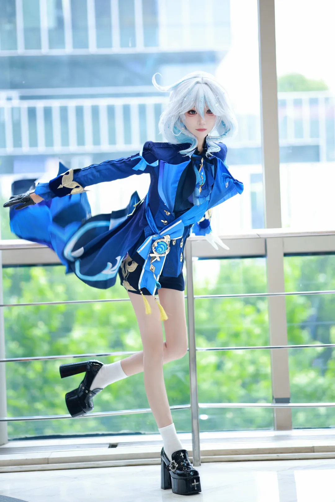原神, 芙宁娜cos, 二次元cosplay, cosplay摄影, 蓝白西装 - 第3张