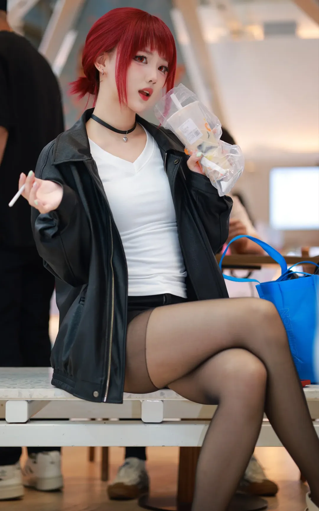 黑丝造型, 红发cosplay, 皮衣穿搭, 漫展街拍, 日常氛围感 - 第5张