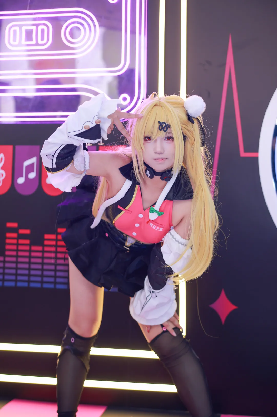 绝区零, 希希芙cos, 漫展返图, 二次元cosplay, 霓虹灯摄影