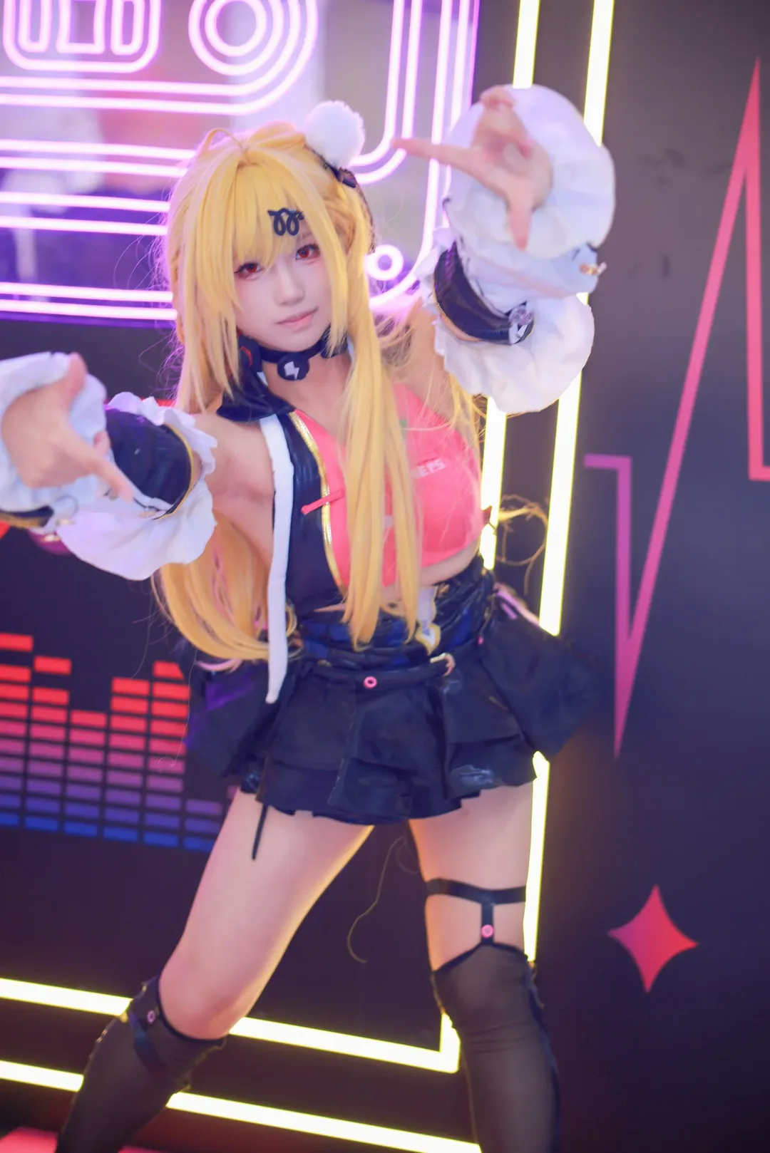 绝区零, 希希芙cos, 漫展返图, 二次元cosplay, 霓虹灯摄影 - 第3张