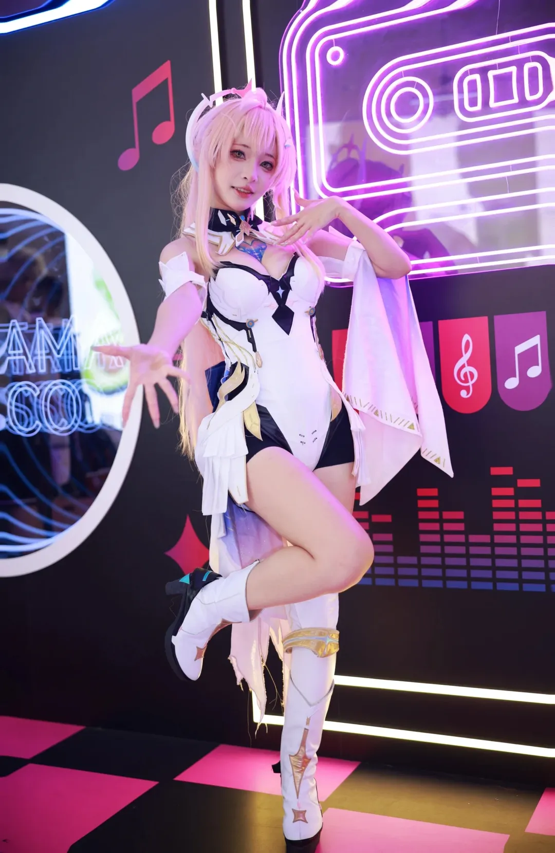 鸣潮, 爱弥斯cos, 二次元cos, 漫展现场, 高颜值coser - 第2张