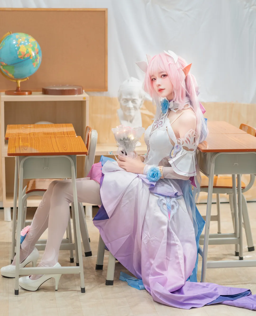 二次元少女, 昔涟cos, 崩坏星穹铁道, cosplay摄影, 课堂风写真