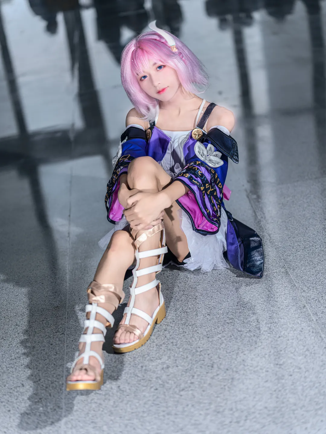 昔漣cos, 崩壞星穹鐵道, Cosplay穿搭, 粉發角色扮演, 展會攝影 - 第4張
