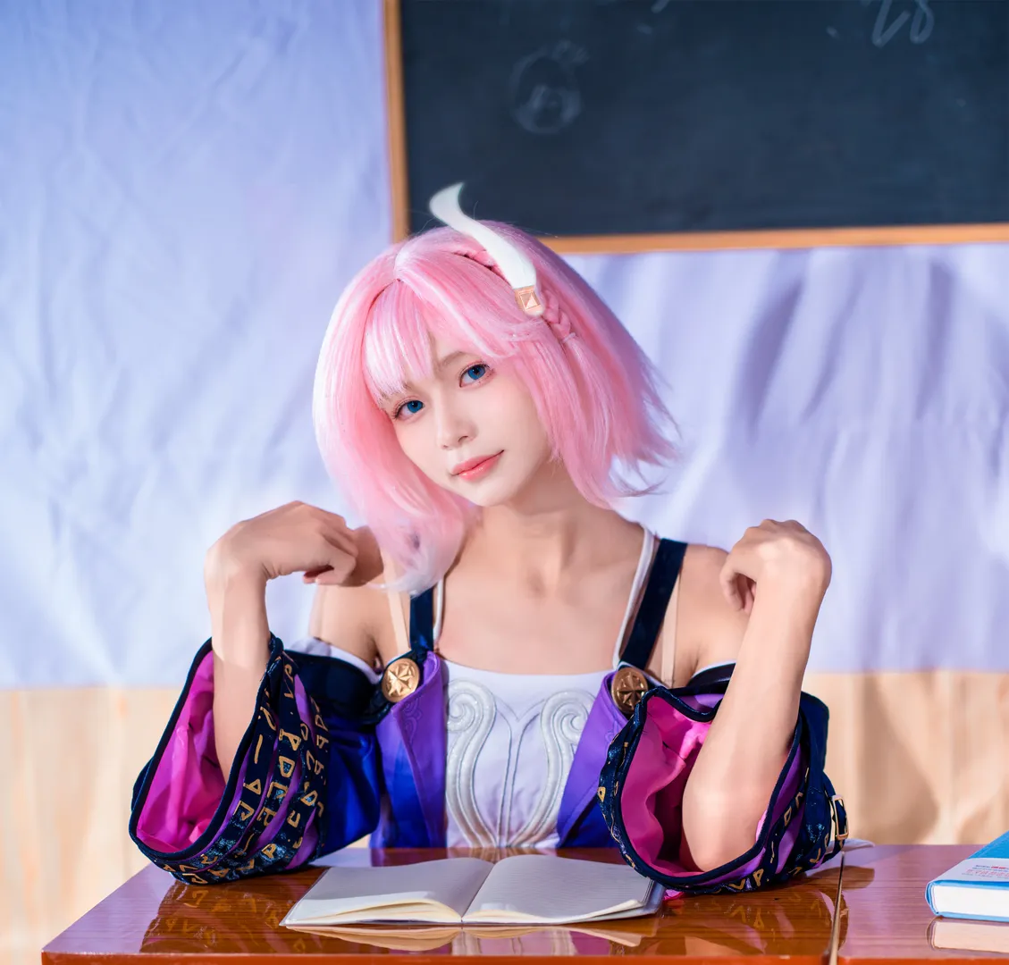 昔漣cos, 崩壞星穹鐵道, Cosplay穿搭, 粉發角色扮演, 展會攝影 - 第5張