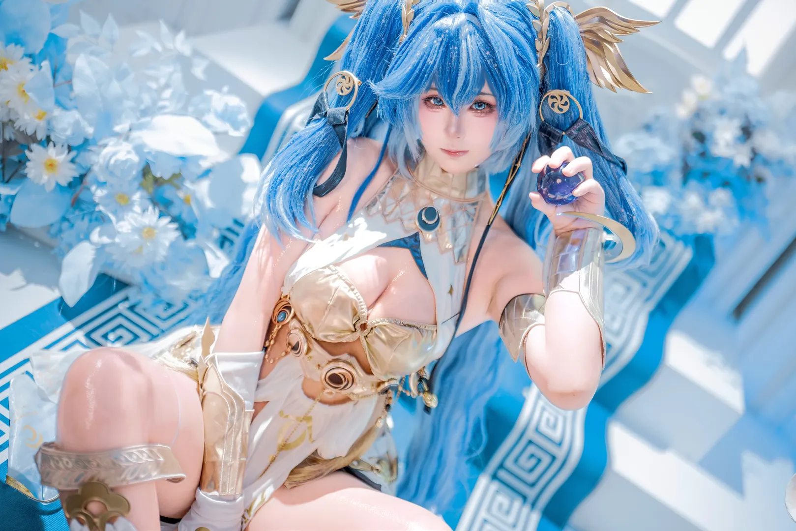 鸣潮, 尤诺cos, cosplay摄影, 蓝发双马尾, 希腊风布景 - 第4张