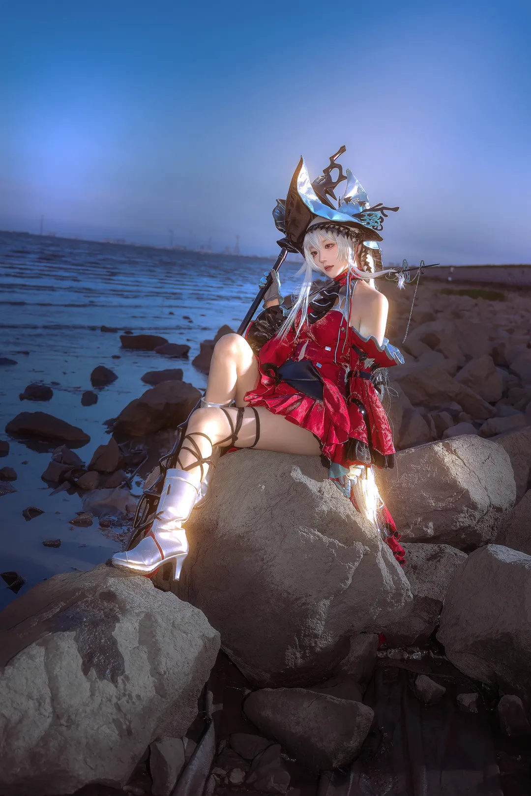 明日方舟, cosplay正片, 浊心斯卡蒂cos, 礁石海岸写真, 人外感装扮