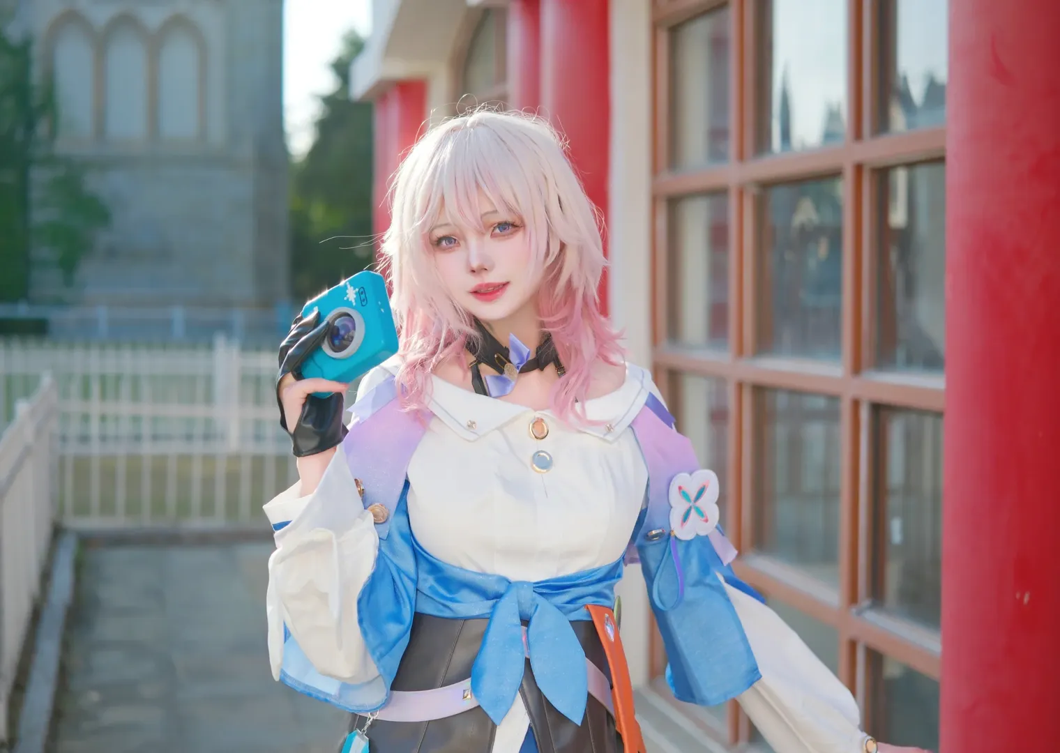 崩坏星穹铁道, 三月七cos, cosplay摄影, 二次元穿搭, 户外漫展场照