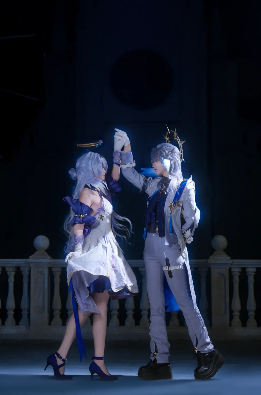 Anime-style photography, Honkai: Star Rail, Sunday and Robin cosplay, Duo cosplay photoset, Cool-toned lighting - Image 2