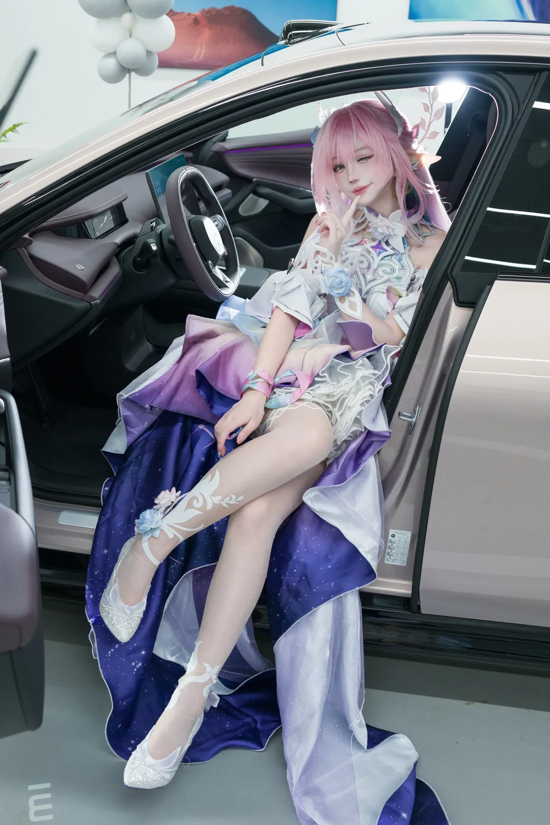 昔涟cos, 崩坏星穹铁道, cosplay提车, 小米SU7Pro, 520礼物