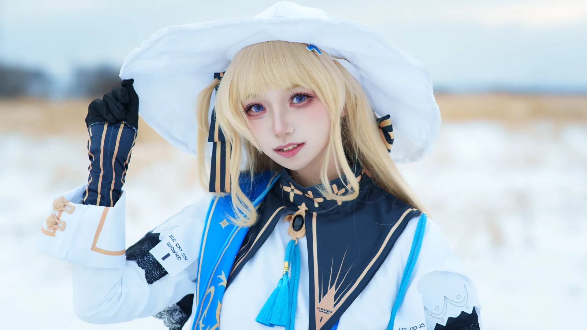 フィービー コスプレ, 鳴潮, 白ニーソコーデ, 雪景色コスプレ, 冬の屋外 - 3枚目