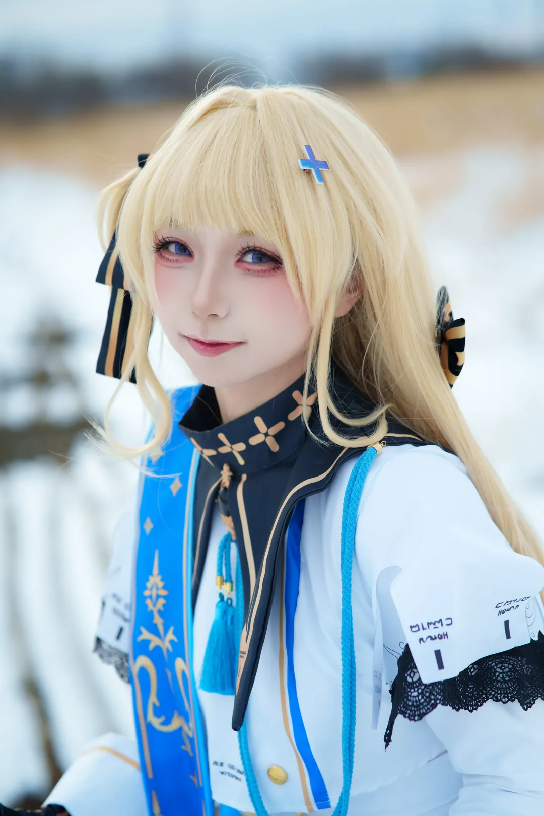 フィービー コスプレ, 鳴潮, 白ニーソコーデ, 雪景色コスプレ, 冬の屋外 - 4枚目