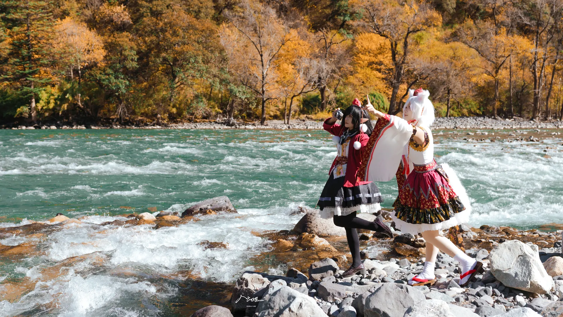 Touhou Project, Shameimaru Aya cosplay, Inubashiri Momiji cosplay, Cosplay travel photography, Autumn outdoor shoot
