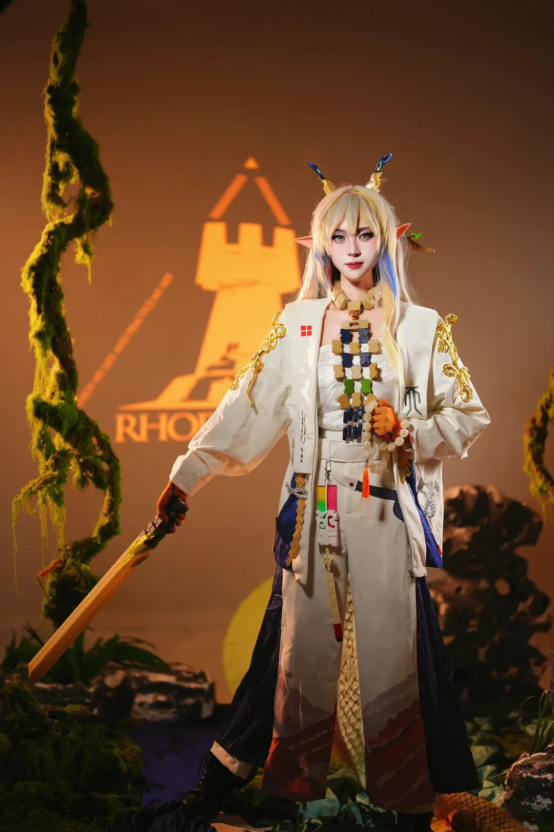 Shu cosplay, Arknights, White studio set design, Beijing photoshoot, Somniloquium Serenum cosplay - Image 10