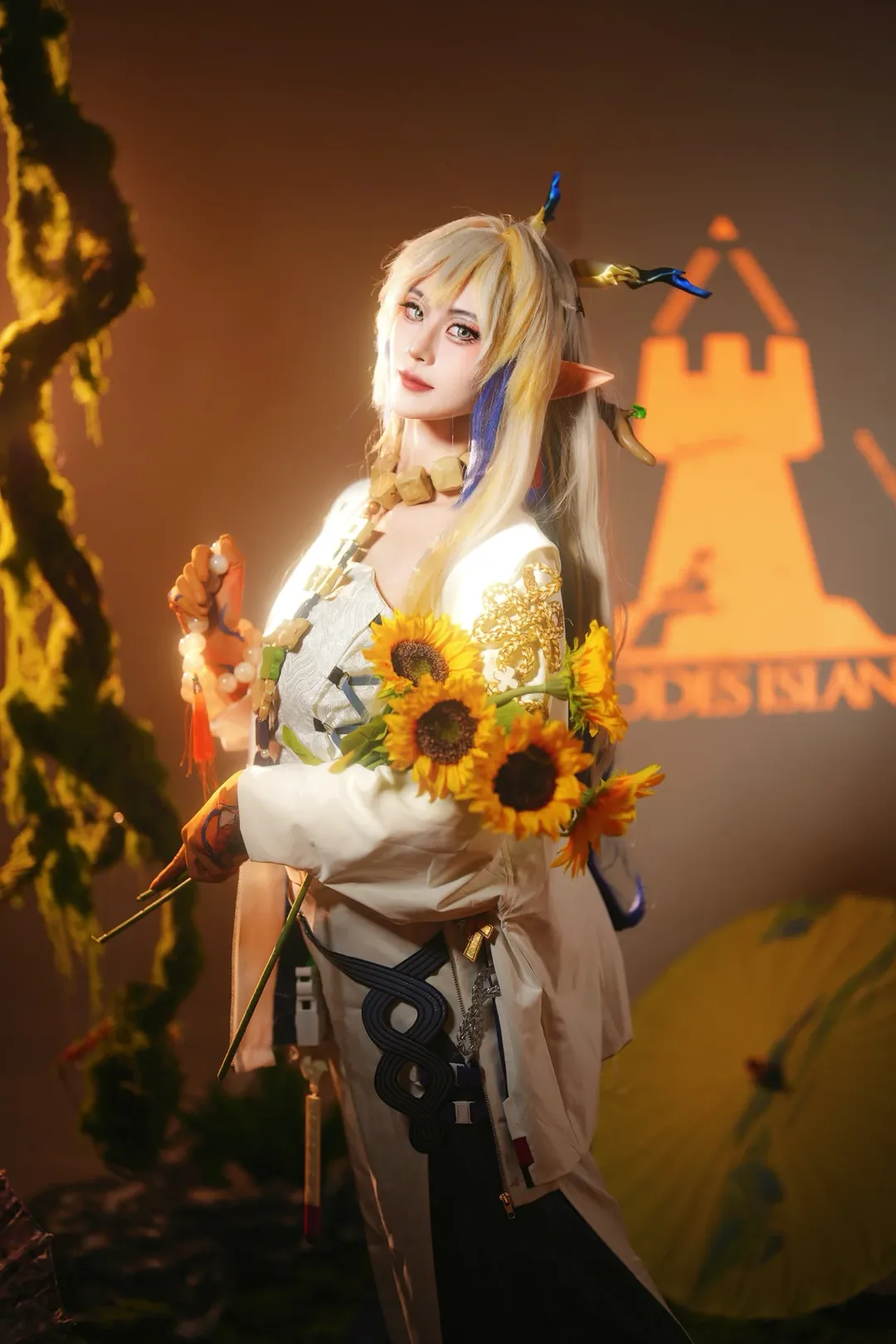 Shu cosplay, Arknights, White studio set design, Beijing photoshoot, Somniloquium Serenum cosplay - Image 7