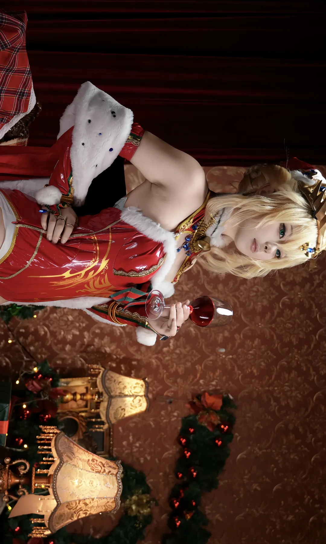 阿尔托莉雅cos, 圣诞cosplay, 角色扮演正片, 亮面漆皮摄影, 棚拍动作参考 - 第10张