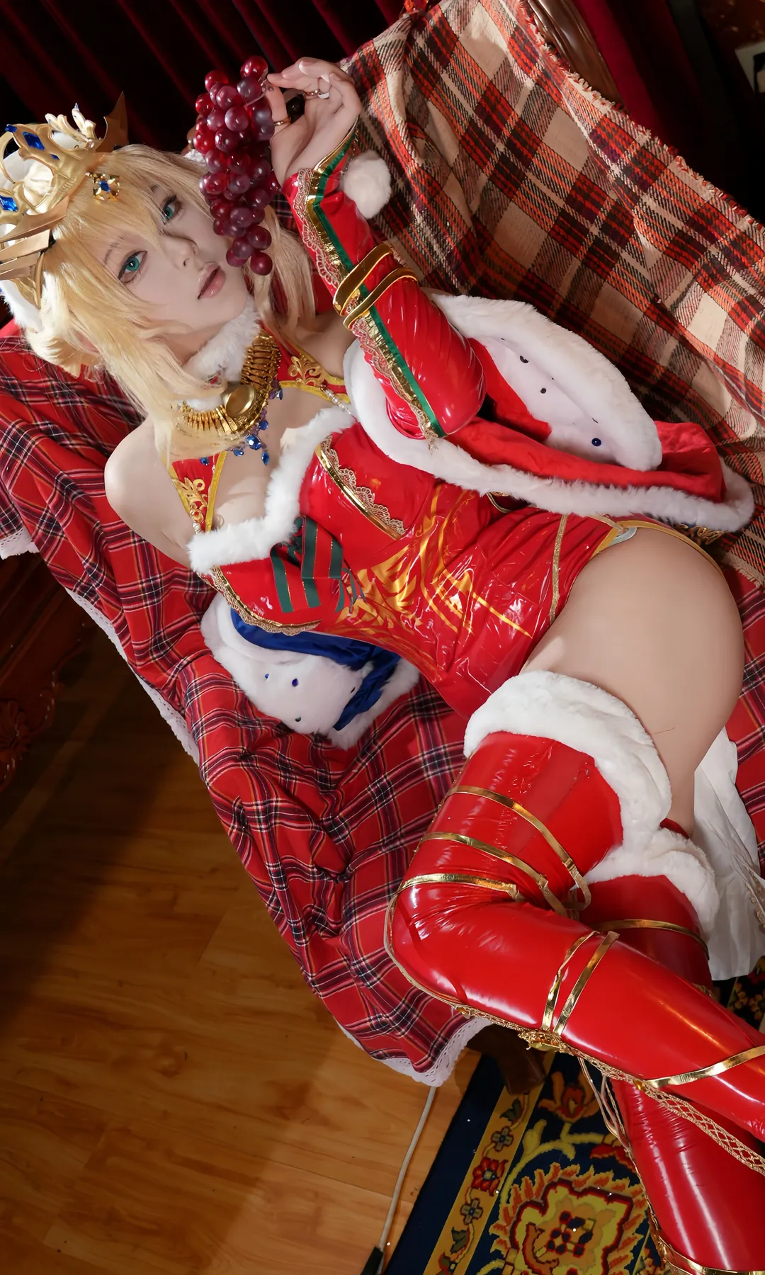 阿尔托莉雅cos, 圣诞cosplay, 角色扮演正片, 亮面漆皮摄影, 棚拍动作参考 - 第6张