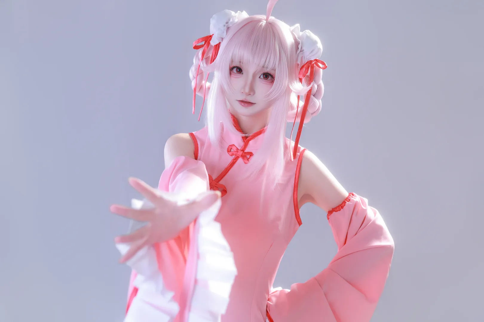 蔚蓝档案, 柚鸟夏cos, 二次元人像, 旗袍动作参考, 粉发Coser - 第4张