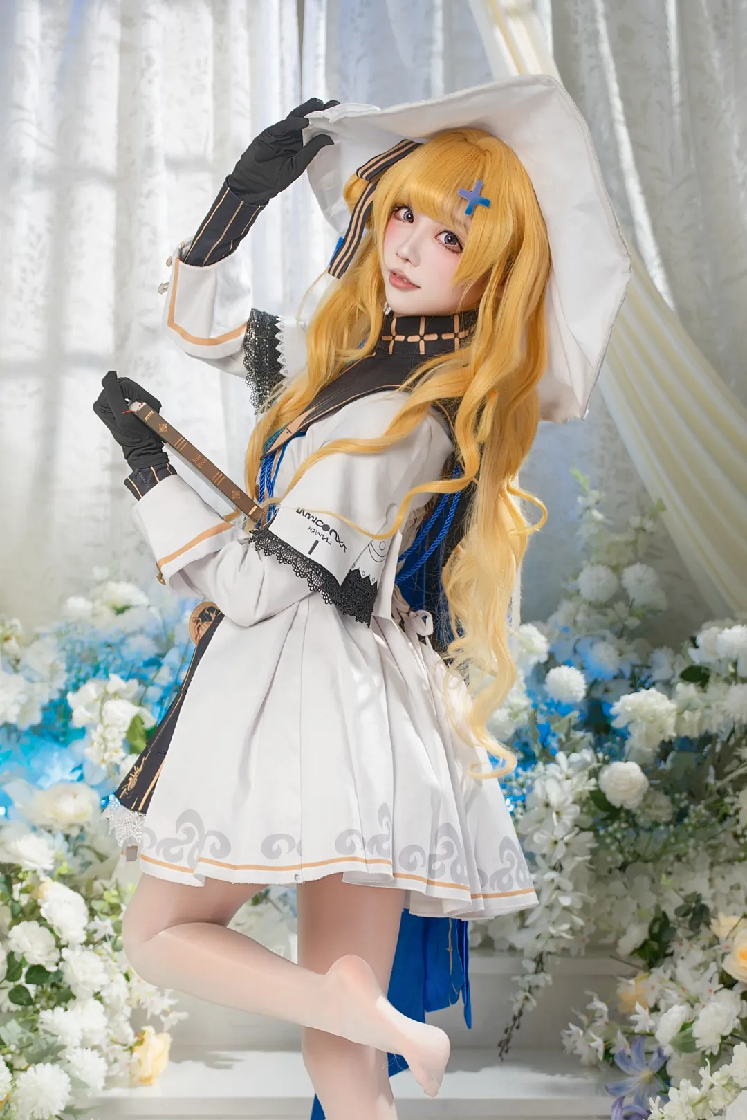菲比cos, 鳴潮, 二次元, cosplay攝影, 金髮少女