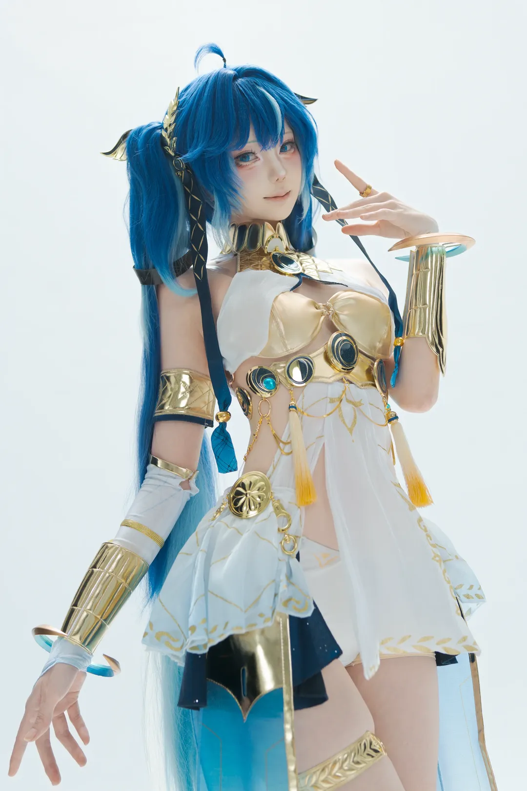 鸣潮, 尤诺cos, cosplay摄影, 高调棚拍, 白金色调 - 第1张