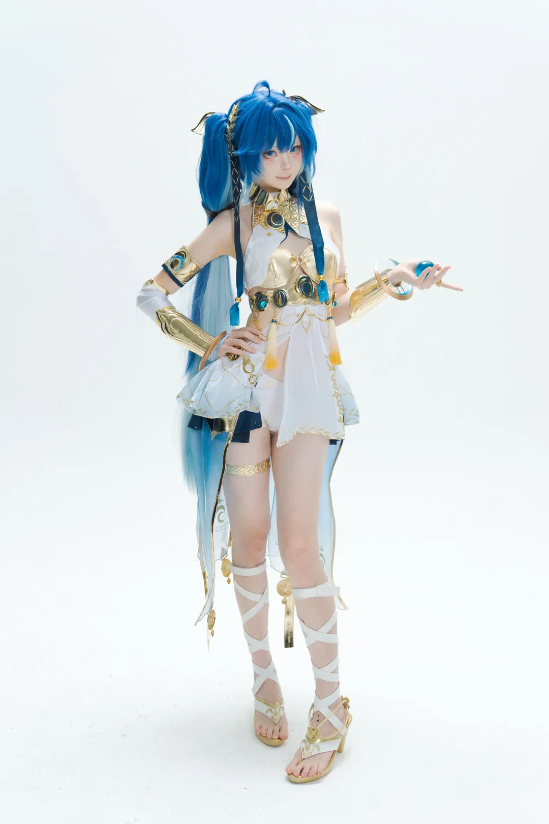 鸣潮, 尤诺cos, cosplay摄影, 高调棚拍, 白金色调 - 第2张
