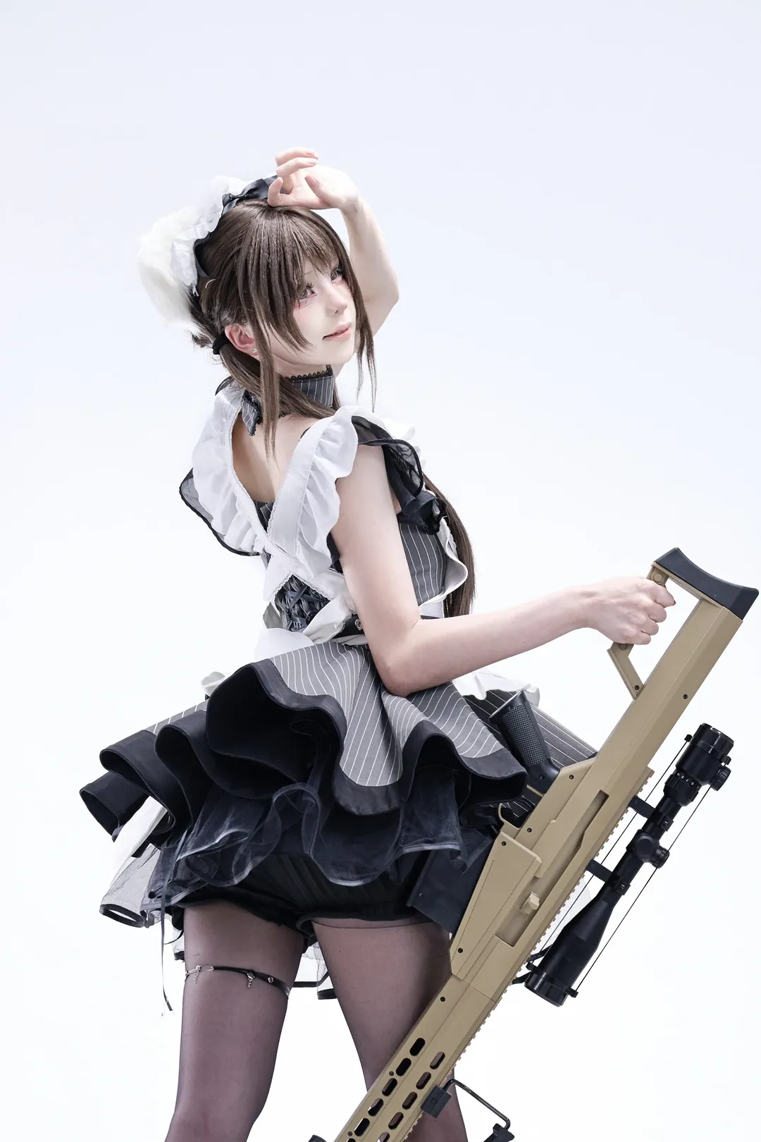 cosplay日常, 白棚摄影, 黑丝高跟鞋, 女仆cos, 军武混搭 - 第2张