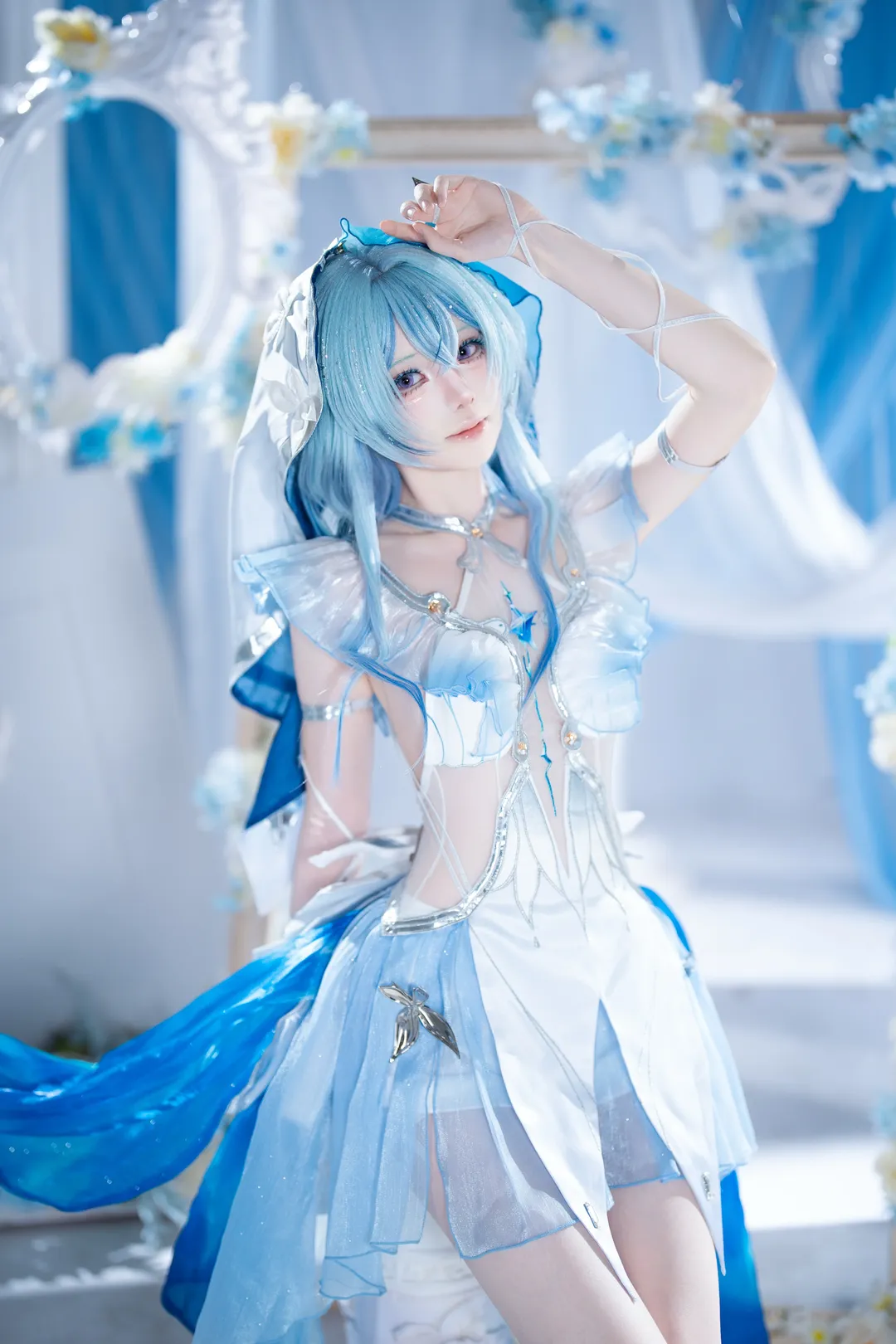 Wuthering Waves, cosplay, The Shorekeeper cosplay, Dreamy photography, Blue and white color scheme