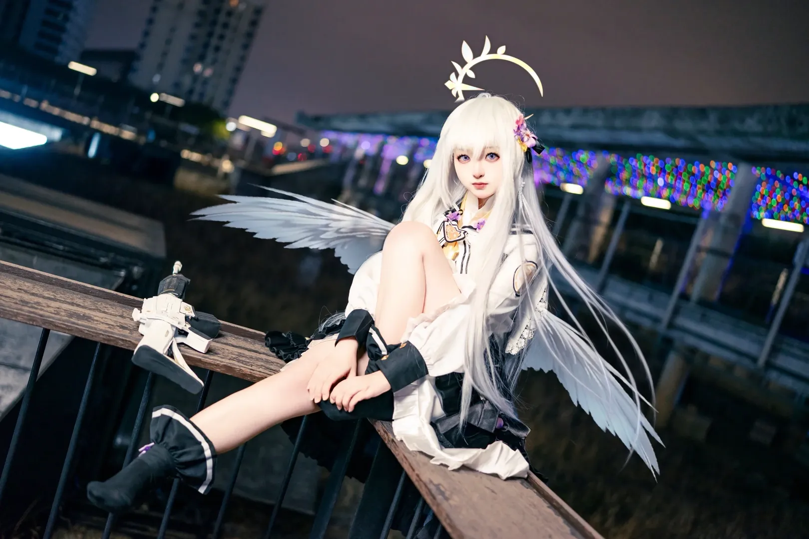 Blue Archive, Shirasu Azusa cosplay, Angel wings, Cosplay photography, Night outdoor shoot