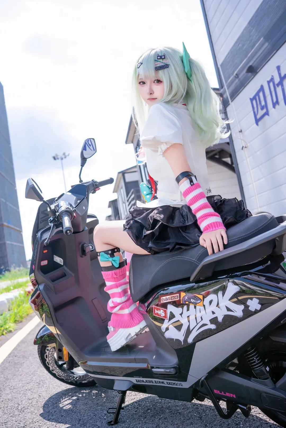 ゼンレスゾーンゼロ, 千夏 コスプレ, コスプレ日常, ヤディア 電動スクーター, バイク女子 - 1枚目