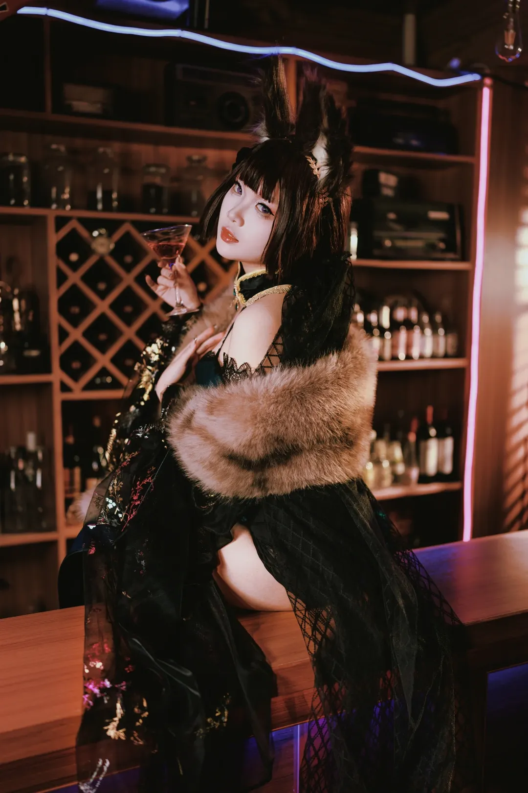 アズールレーン, 黒タイツ コーデ, バー撮影, 天城 コスプレ, 獣耳お姉さん - 1枚目