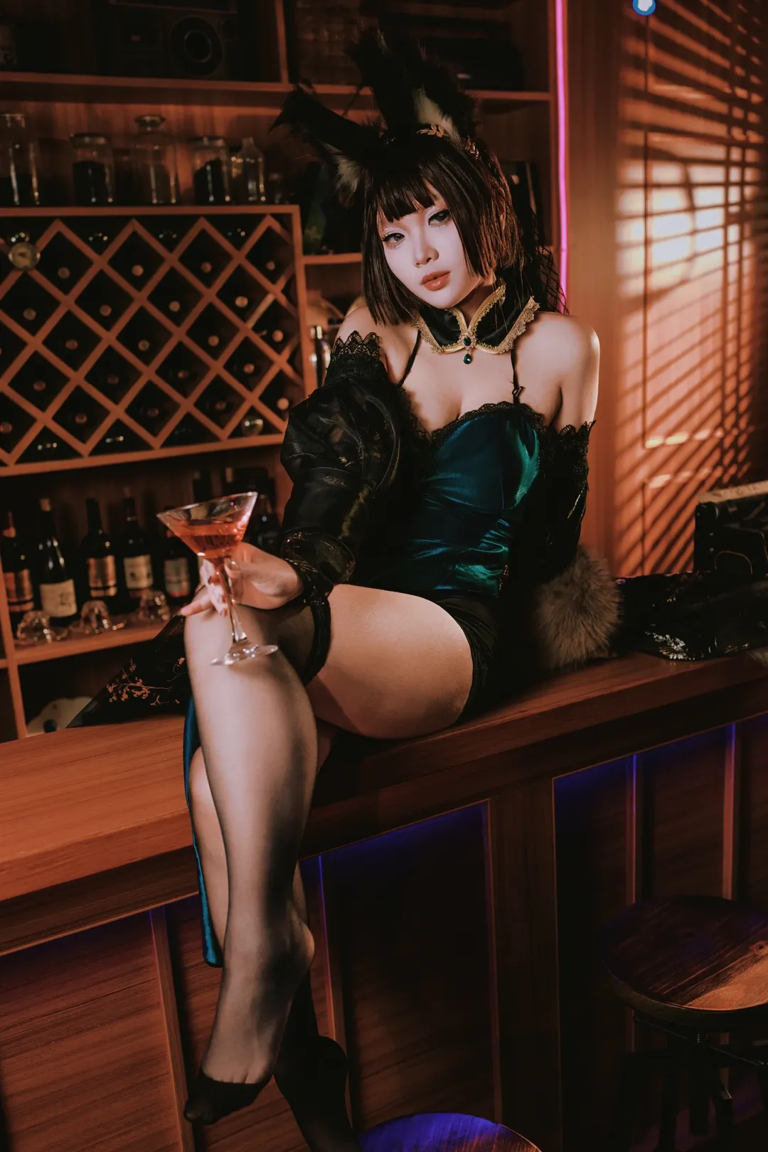 碧蓝航线, 黑丝穿搭, 酒吧写真, 天城cos, 兽耳御姐