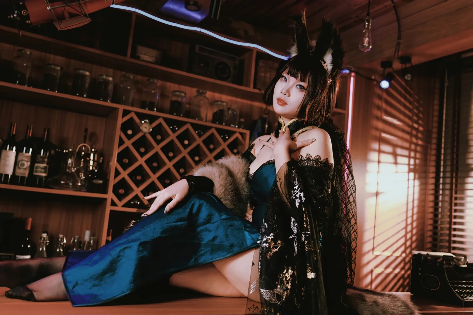 アズールレーン, 黒タイツ コーデ, バー撮影, 天城 コスプレ, 獣耳お姉さん - 4枚目