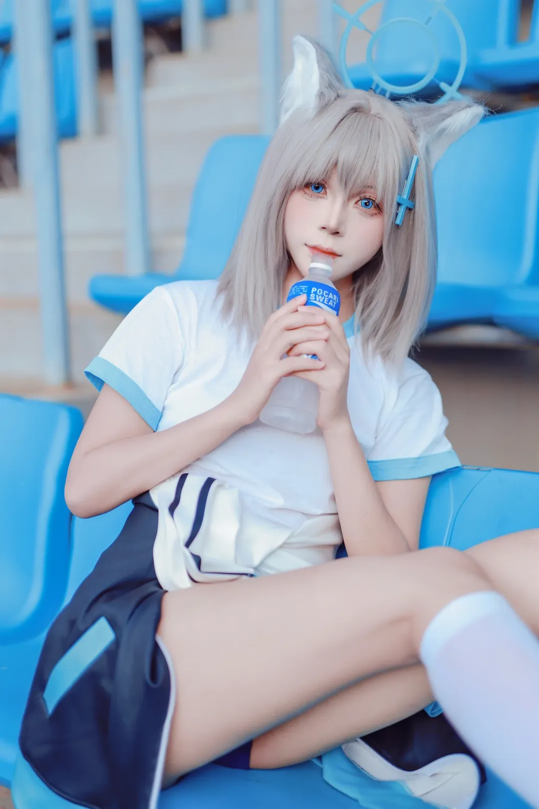 蔚蓝档案, 砂狼白子cos, cosplay摄影, 运动风cos, 蓝色看台 - 第3张