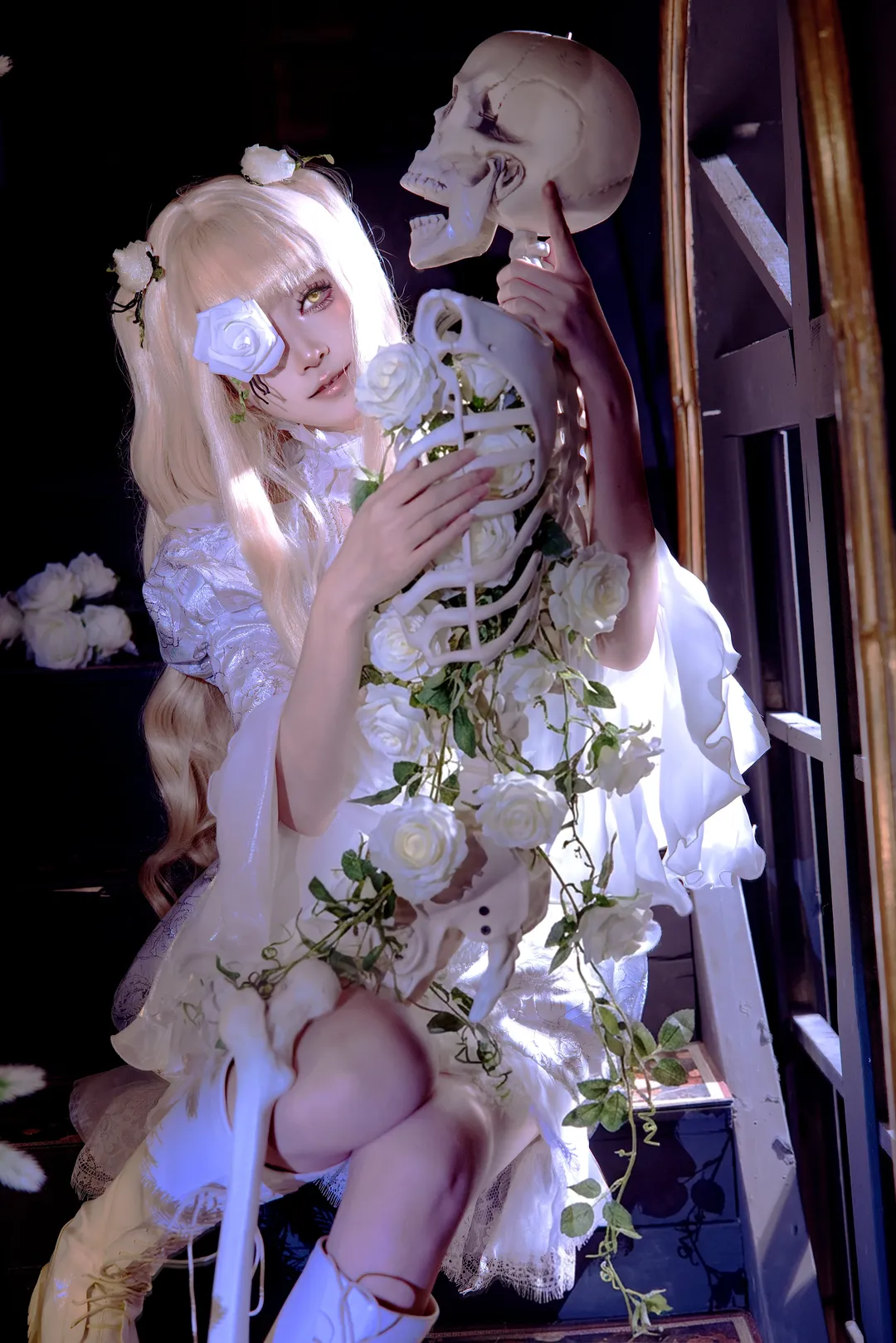Snowy Crystal cosplay, Rozen Maiden, White Gothic, Skull Rose, Dark Fantasy - Image 2