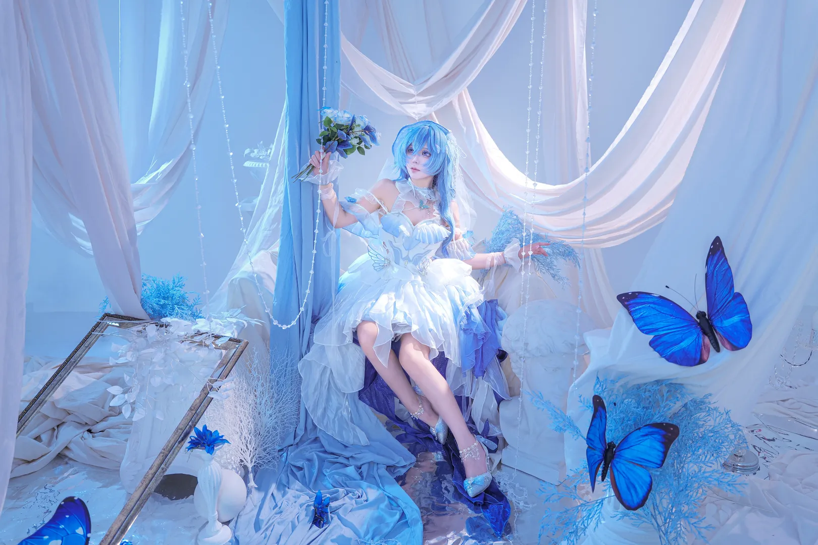 Wuthering Waves, The Shorekeeper cosplay, Dreamy photoshoot, Cosplay creation, Blue-themed styling