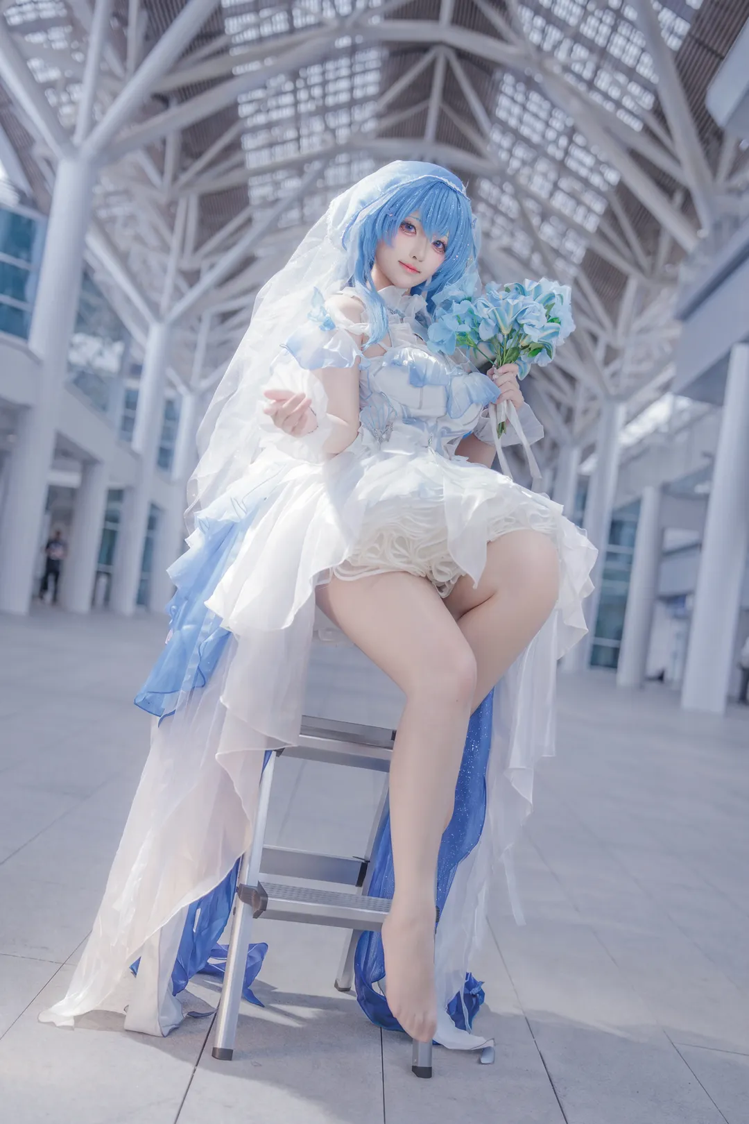 Wuthering Waves, The Shorekeeper cosplay, Convention photos, Cosplay photography, Blue-themed cosplay