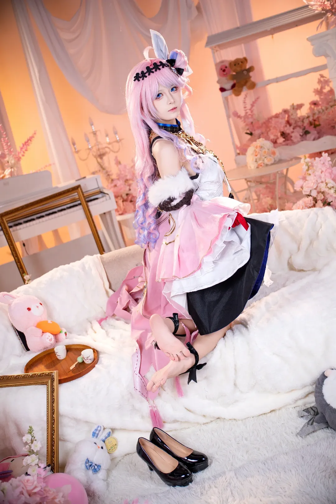 鸣潮, 达妮娅cos, 室内摄影, 二次元穿搭, 粉色系cosplay - 第1张