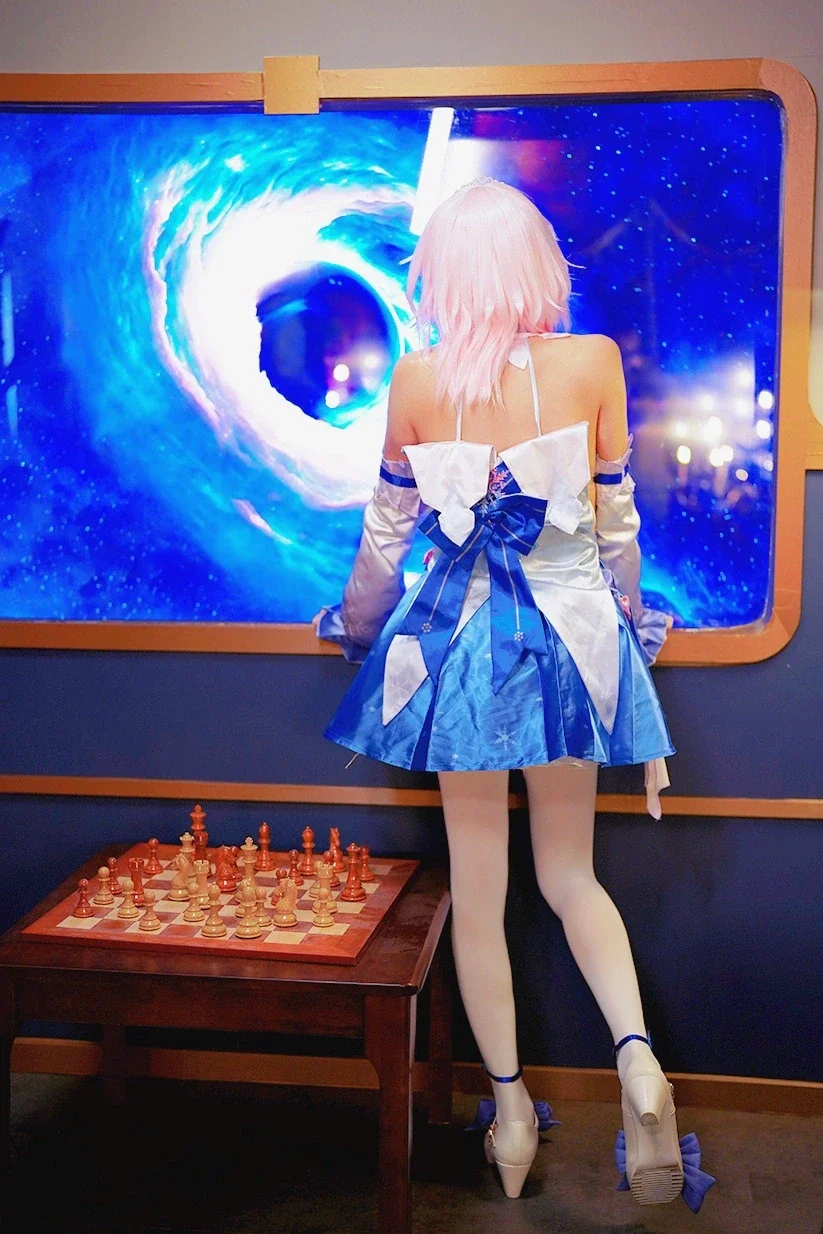 崩坏星穹铁道, 三月七cos, cosplay正片, 女装大佬, 蓝白礼服