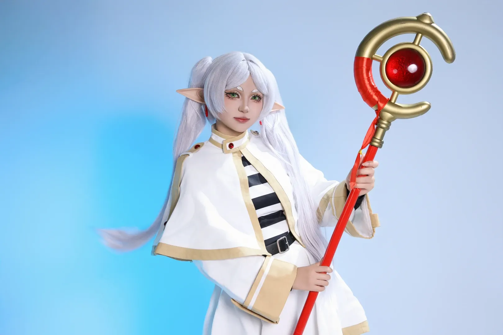 アニメキャラクターの再現, 葬送のフリーレン, フリーレン コスプレ, コスプレシェア, エルフ耳メイクとスタイリング