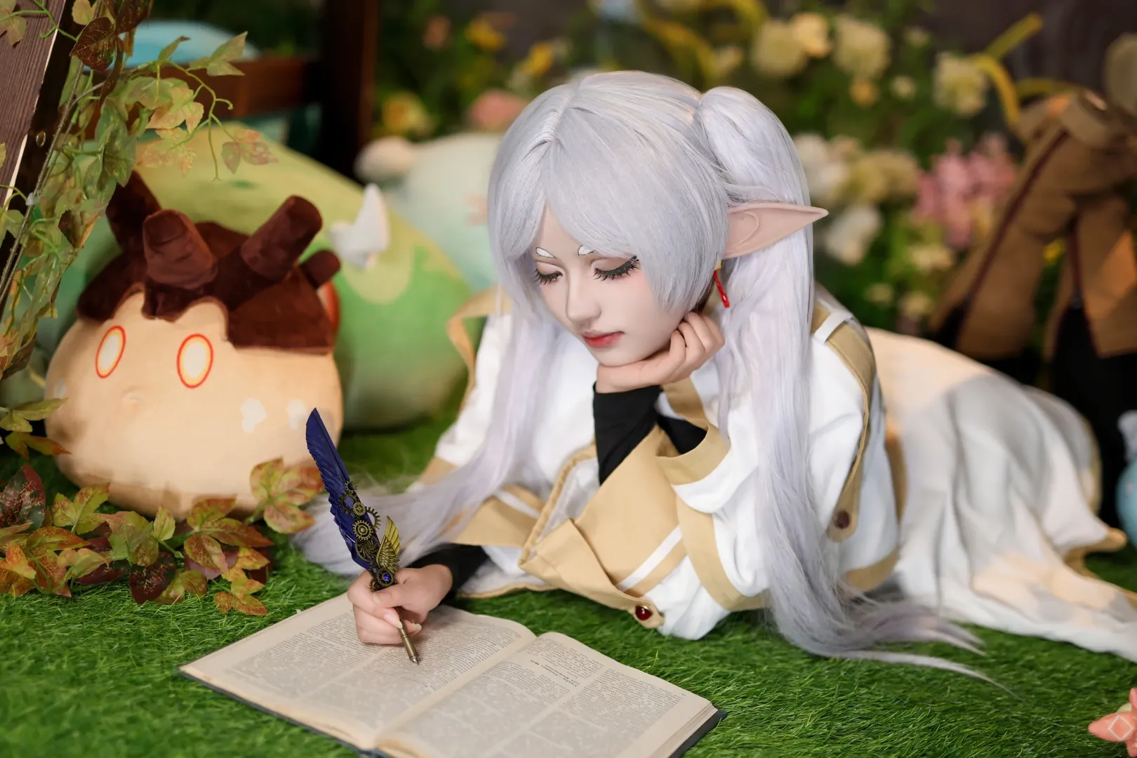 动漫角色还原, 葬送的芙莉莲, 芙莉莲cos, cosplay分享, 精灵耳妆造 - 第5张