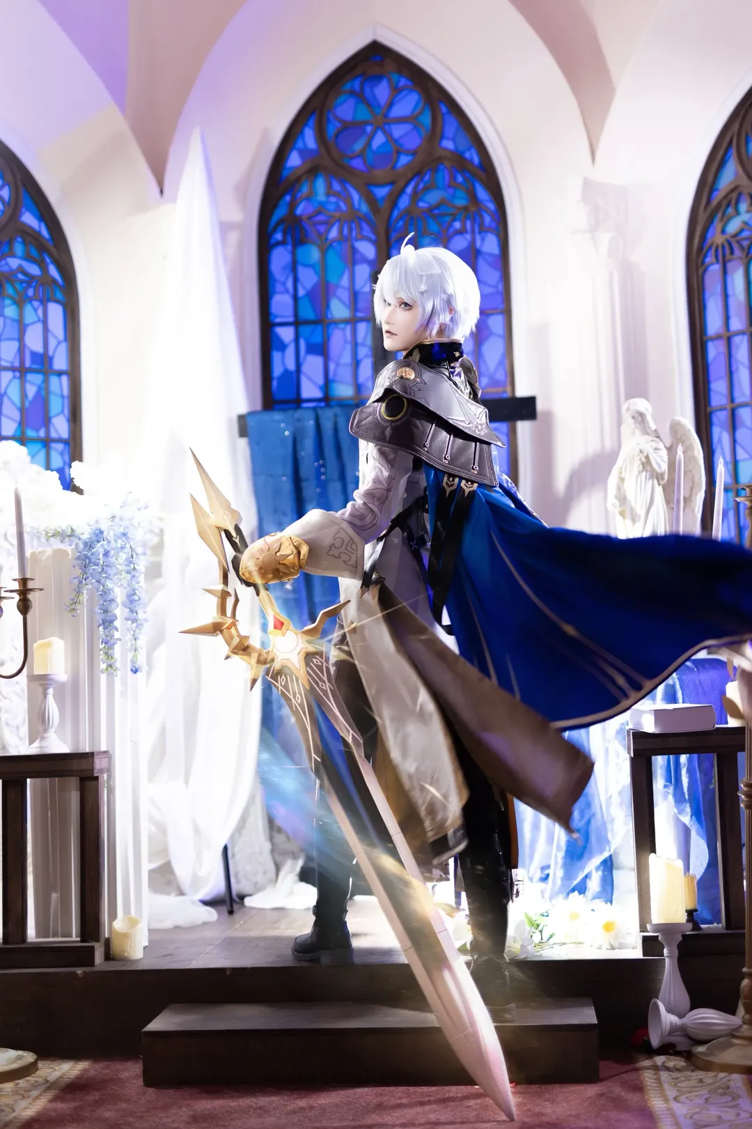 崩坏星穹铁道, cosplay道具, 二次元Coser, 教堂摄影, 白厄cos - 第1张