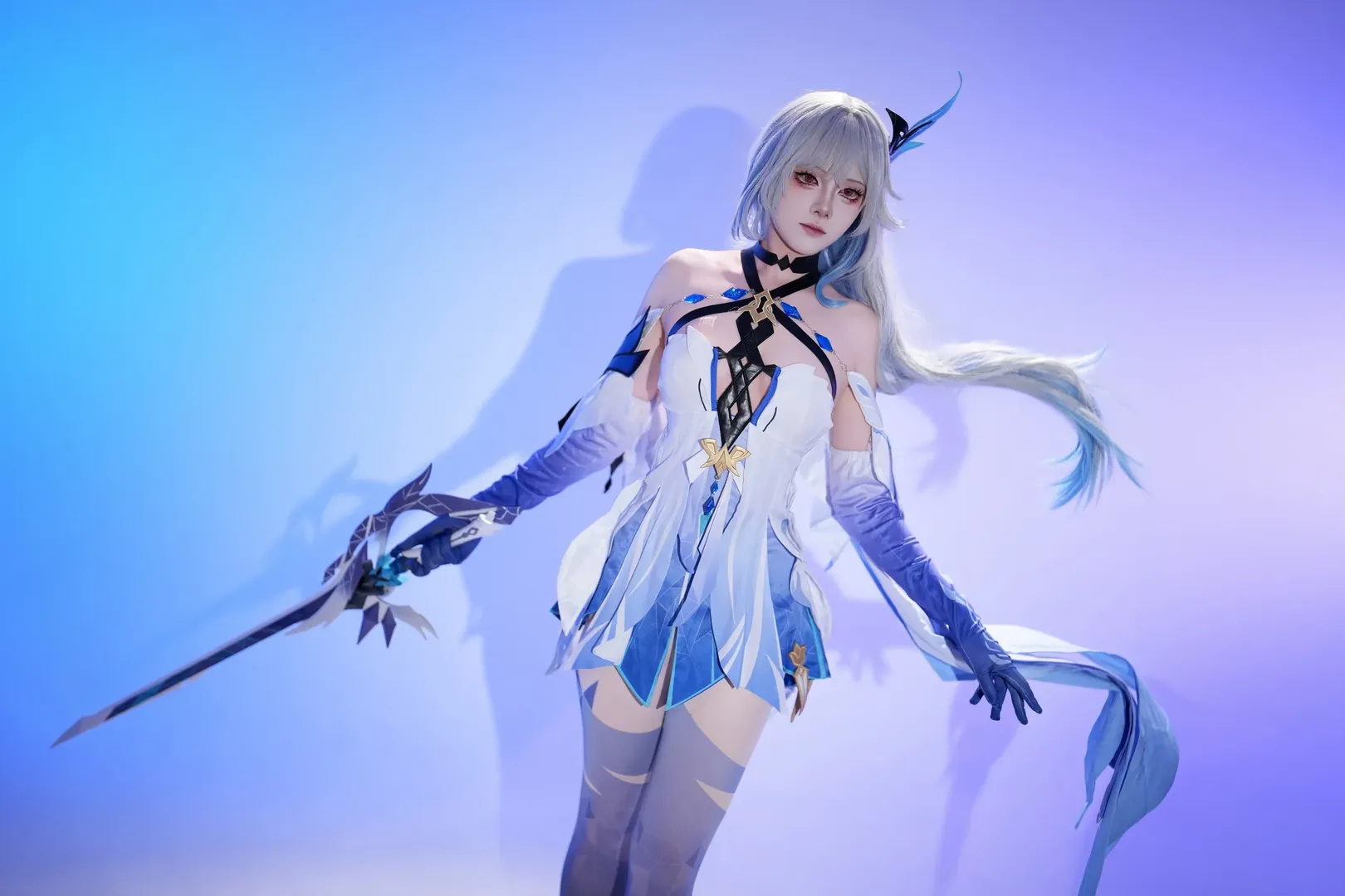 二次元摄影, 丝柯克cos, 冰系妆造, 蓝白配色服饰, 高清棚拍