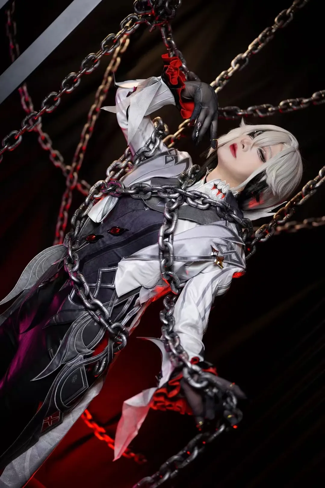 原神, 二次元cos, cosplay服裝, 暗黑風攝影, 愚人眾僕人cos - 第1張